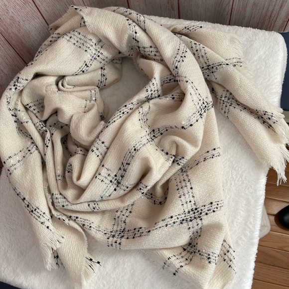 Accessories - Blanket Scarf Wrap